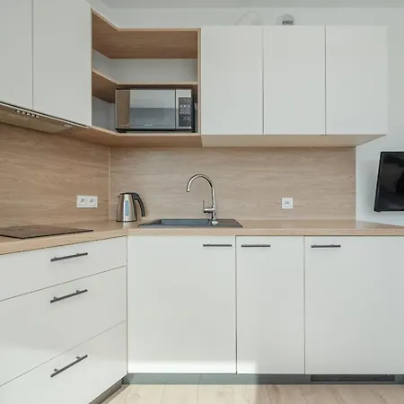 Air-conditioned Modern With Parking In The Centre Of By Renters Wrocław