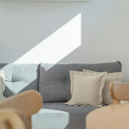 Air-conditioned Modern With Parking In The Centre Of By Renters Apartamento Breslavia