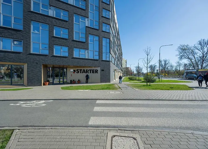 Apartment Air-conditioned Modern With Parking In The Centre Of By Renters