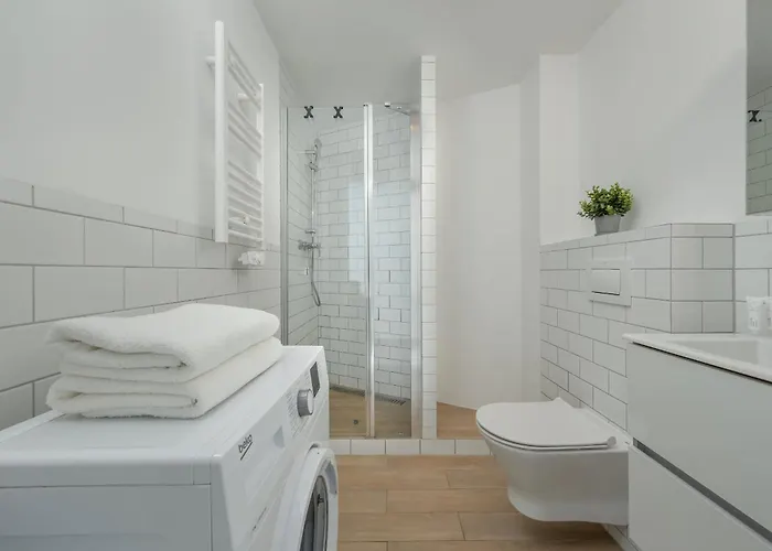 Air-conditioned Modern With Parking In The Centre Of By Renters Wroclaw